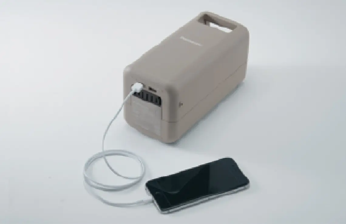 e-blockライフバッテリー携帯充電イメージ